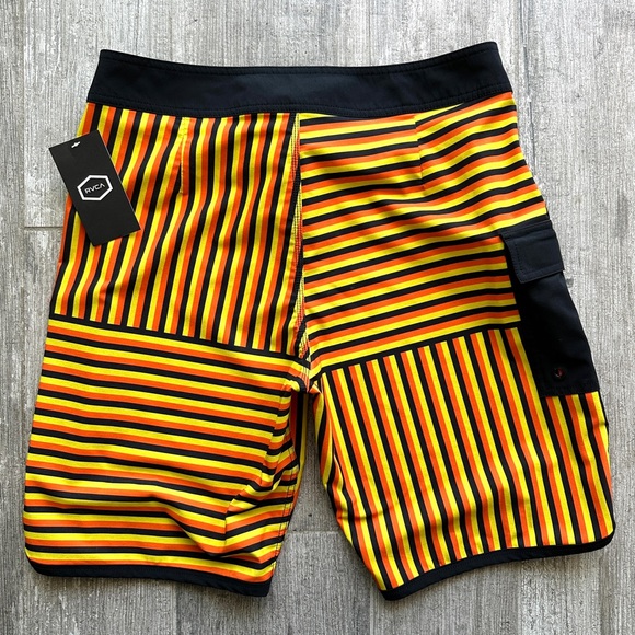 π₯π₯RVCA - MAKUA ROTHMAN BOARDSHORTSπ₯π₯ - Picture 4 of 4